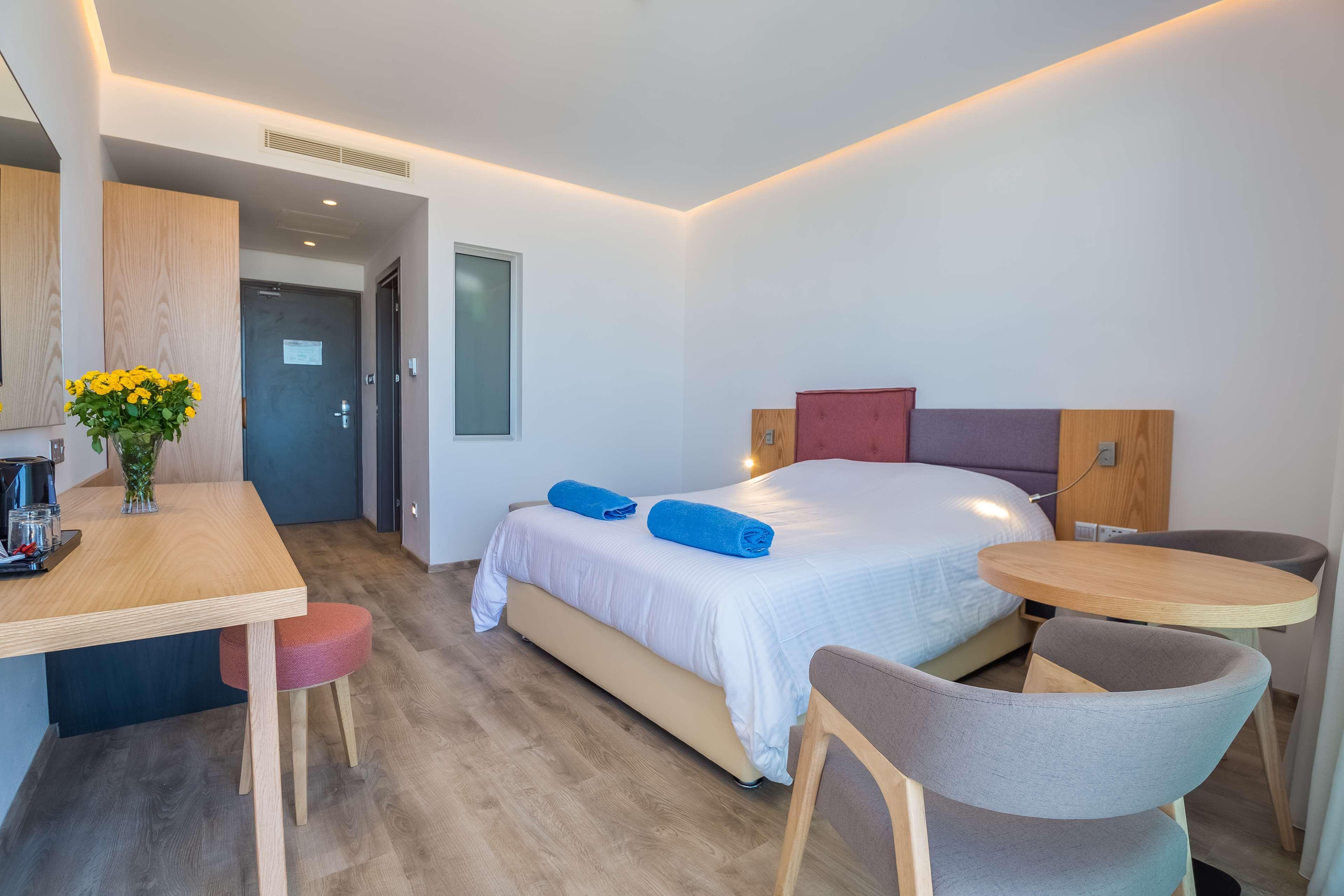 Protaras Plaza Hotel Exterior foto